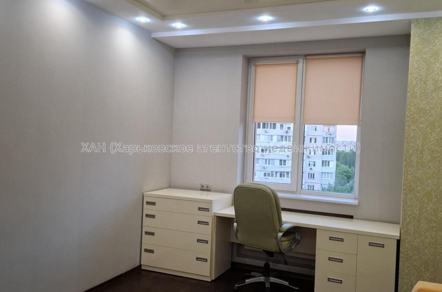 Продам квартиру, Гвардейцев Широнинцев ул. , 3 кім., 120 м², авторский дизайн 