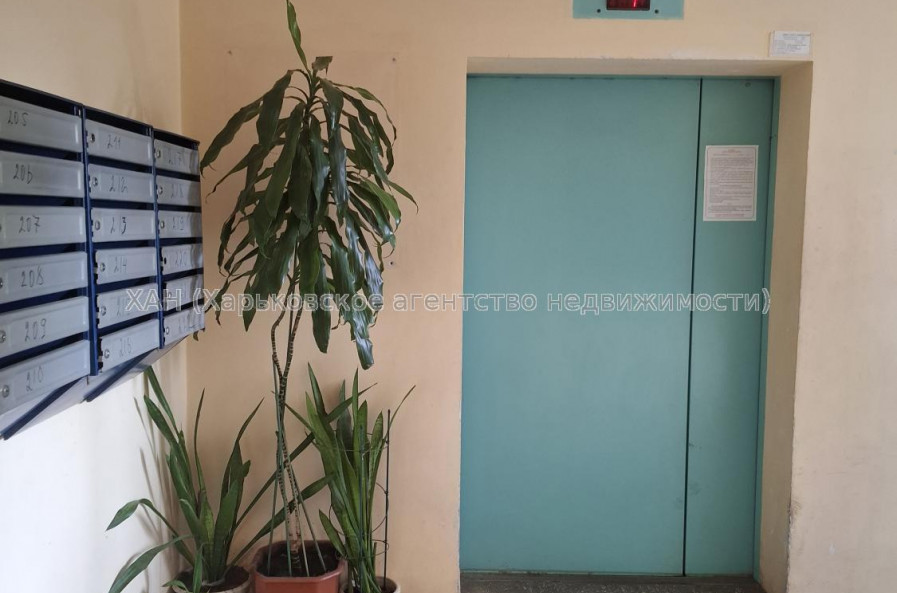 Продам квартиру, Гвардейцев Широнинцев ул. , 3 кім., 120 м², авторский дизайн 