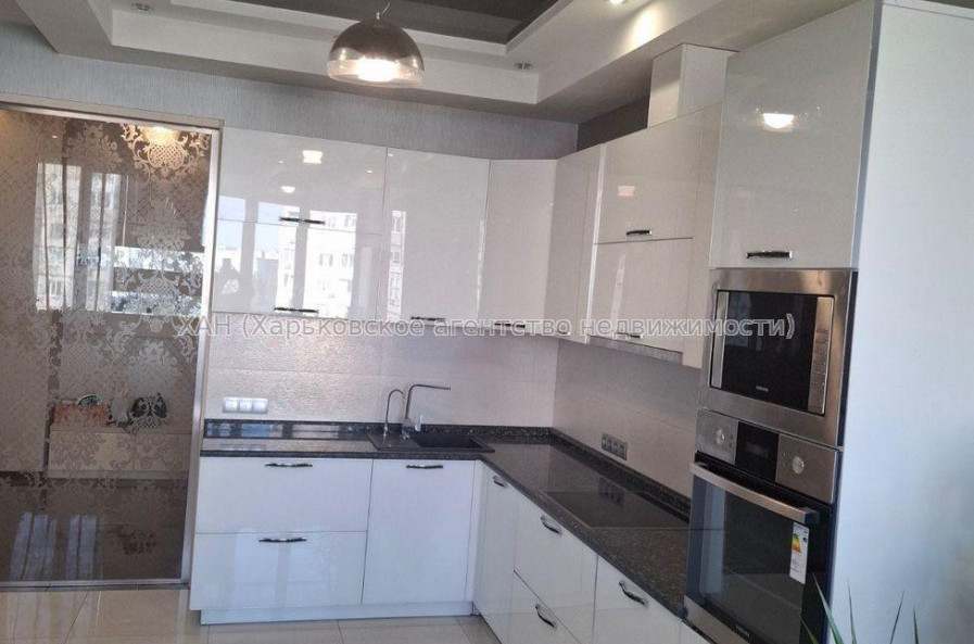 Продам квартиру, Гвардейцев Широнинцев ул. , 3  ком., 120 м², авторский дизайн 