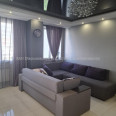 Продам квартиру, Гвардейцев Широнинцев ул. , 3 кім., 120 м², авторский дизайн 