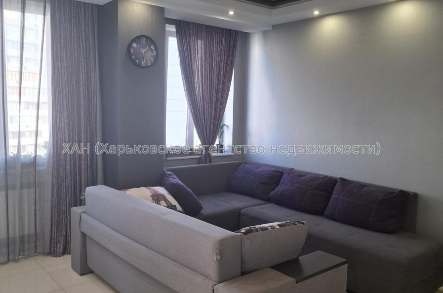 Продам квартиру, Гвардейцев Широнинцев ул. , 3 кім., 120 м², авторский дизайн 