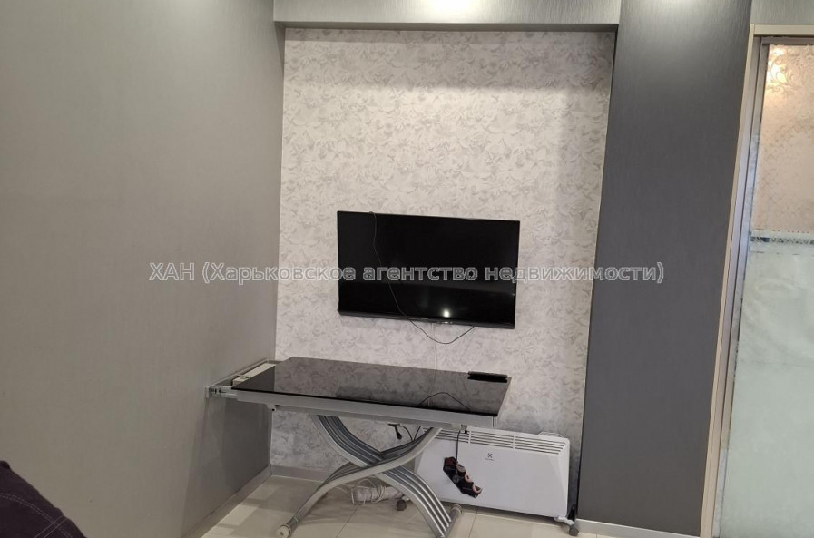 Продам квартиру, Гвардейцев Широнинцев ул. , 3 кім., 120 м², авторский дизайн 