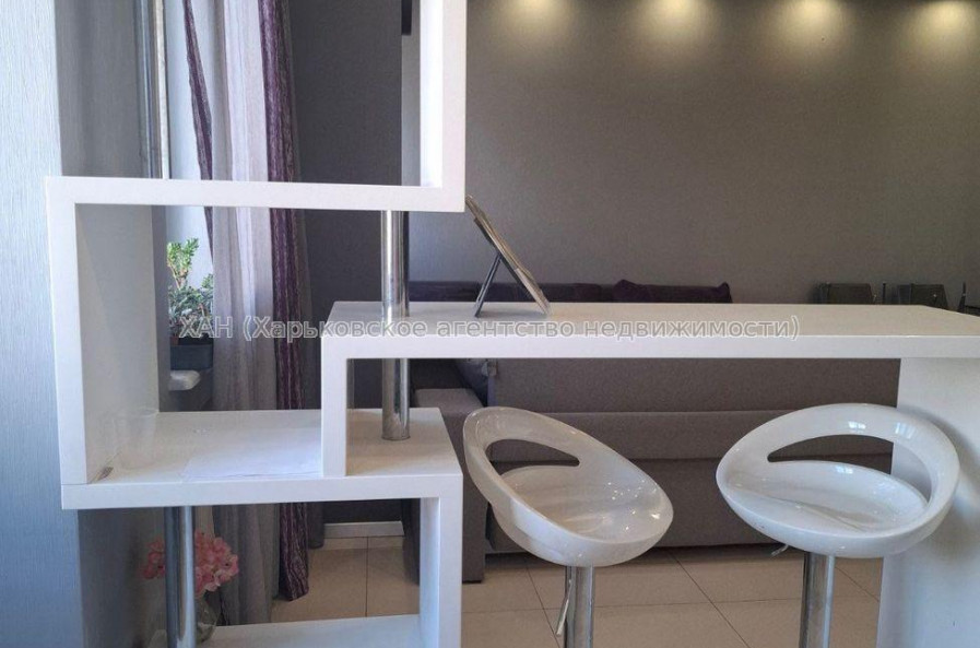 Продам квартиру, Гвардейцев Широнинцев ул. , 3  ком., 120 м², авторский дизайн 
