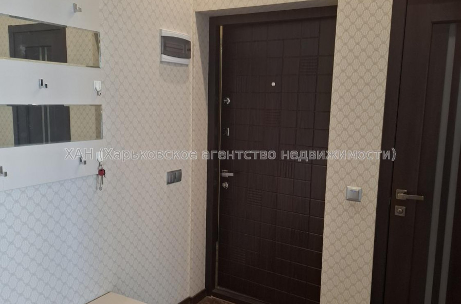 Продам квартиру, Гвардейцев Широнинцев ул. , 3 кім., 120 м², авторский дизайн 