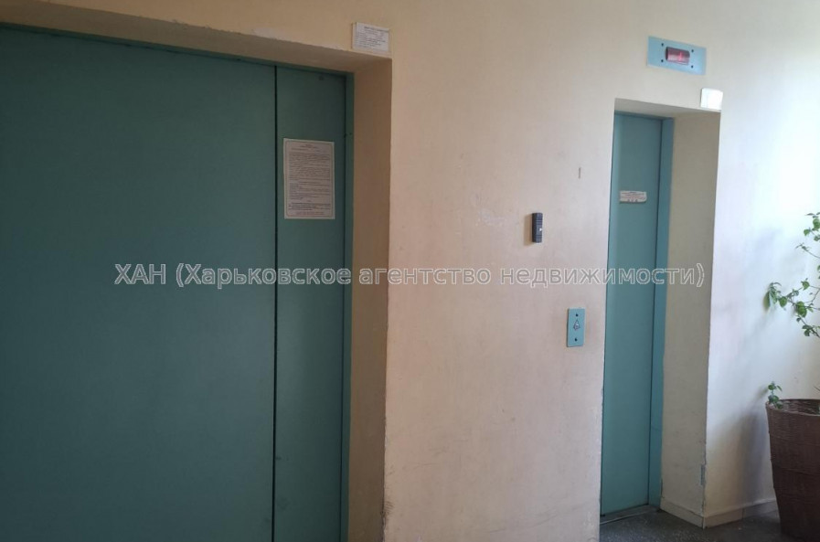 Продам квартиру, Гвардейцев Широнинцев ул. , 3 кім., 120 м², авторский дизайн 