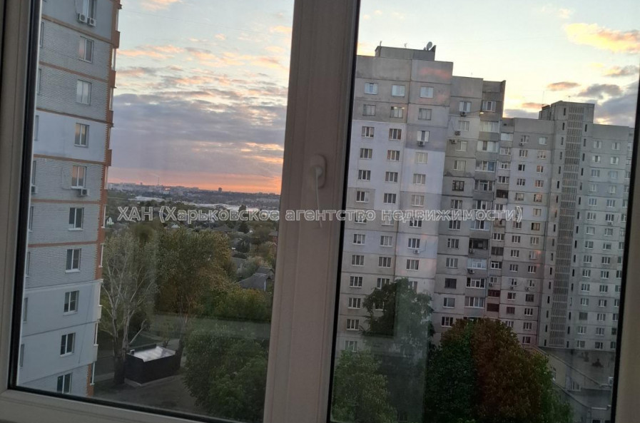 Продам квартиру, Гвардейцев Широнинцев ул. , 3 кім., 120 м², авторский дизайн 