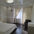 Продам квартиру, Гвардейцев Широнинцев ул. , 3 кім., 120 м², авторский дизайн 