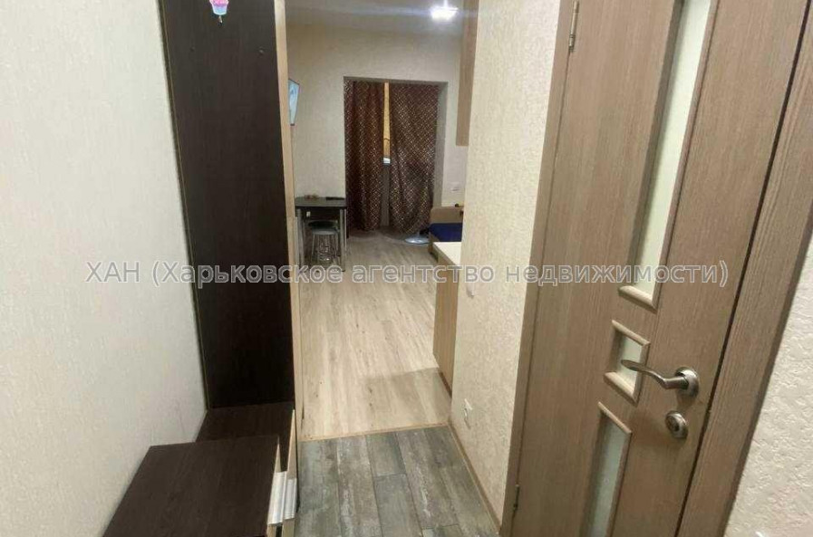 Продам квартиру, Академиков Ахиезеров ул. , 1 кім., 20 м², капитальный ремонт 