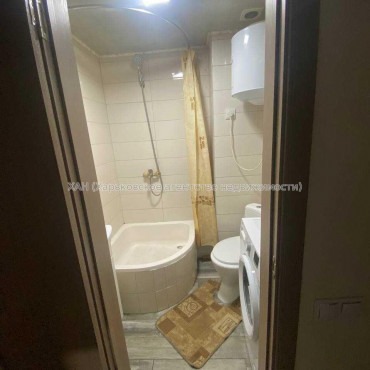 Продам квартиру, Академиков Ахиезеров ул. , 1  ком., 20 м², капитальный ремонт 