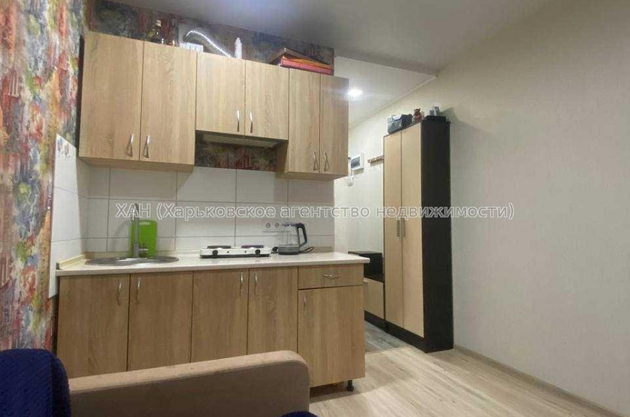 Продам квартиру, Академиков Ахиезеров ул. , 1  ком., 20 м², капитальный ремонт 