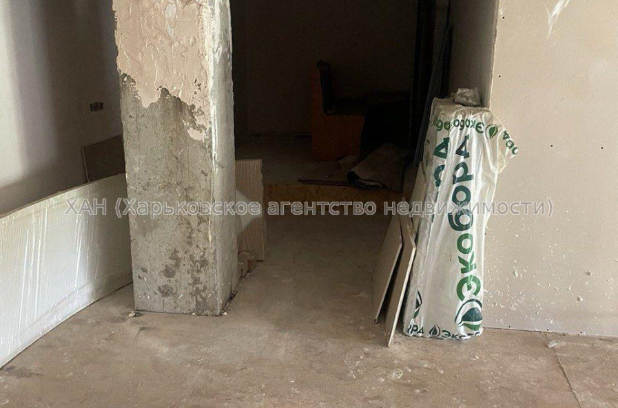 Продам квартиру, Переяславская ул. , 1  ком., 67 м², частичный ремонт 
