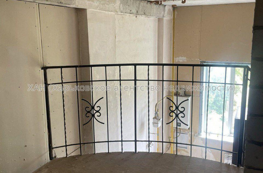 Продам квартиру, Переяславская ул. , 1  ком., 67 м², частичный ремонт 