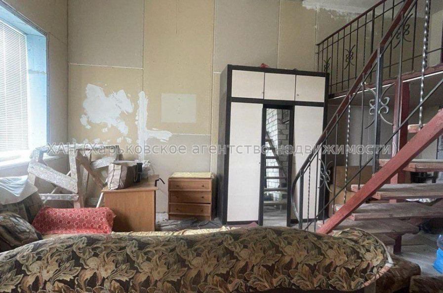 Продам квартиру, Переяславская ул. , 1  ком., 67 м², частичный ремонт 