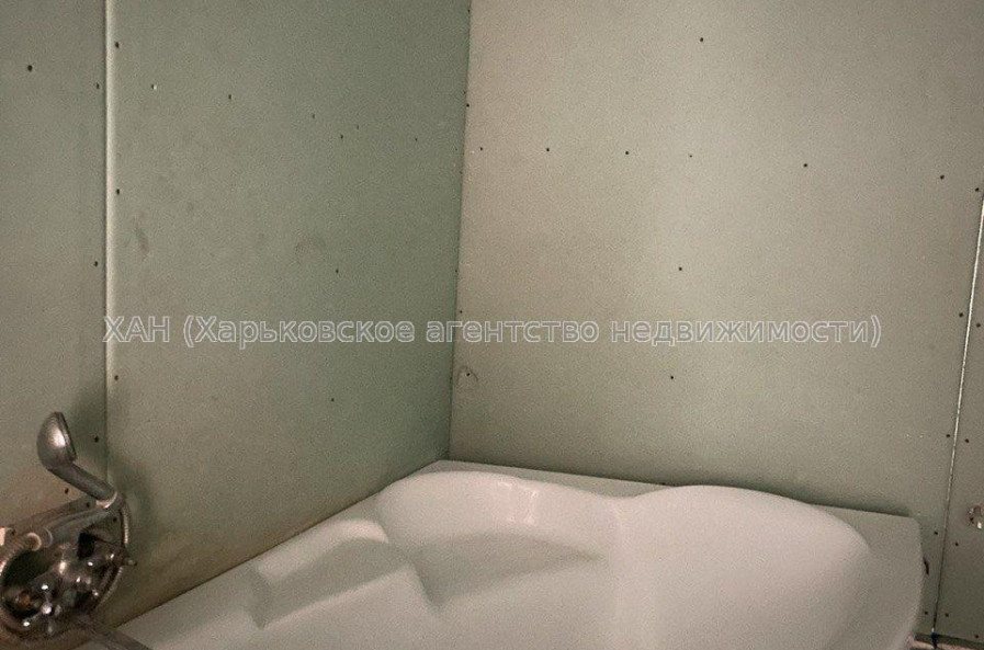 Продам квартиру, Переяславская ул. , 1  ком., 67 м², частичный ремонт 