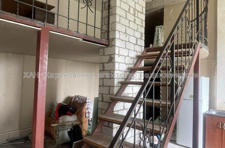 Продам квартиру, Переяславская ул. , 1  ком., 67 м², частичный ремонт 