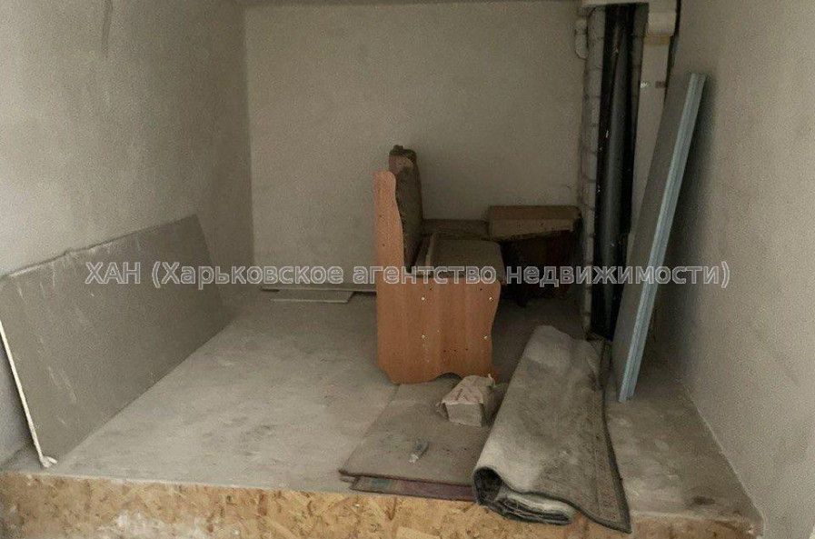 Продам квартиру, Переяславская ул. , 1 кім., 67 м², частичный ремонт 