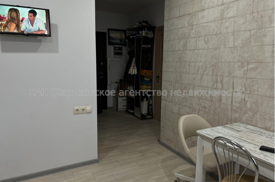 Продам квартиру, Победы просп. , 1 кім., 42 м², евроремонт 