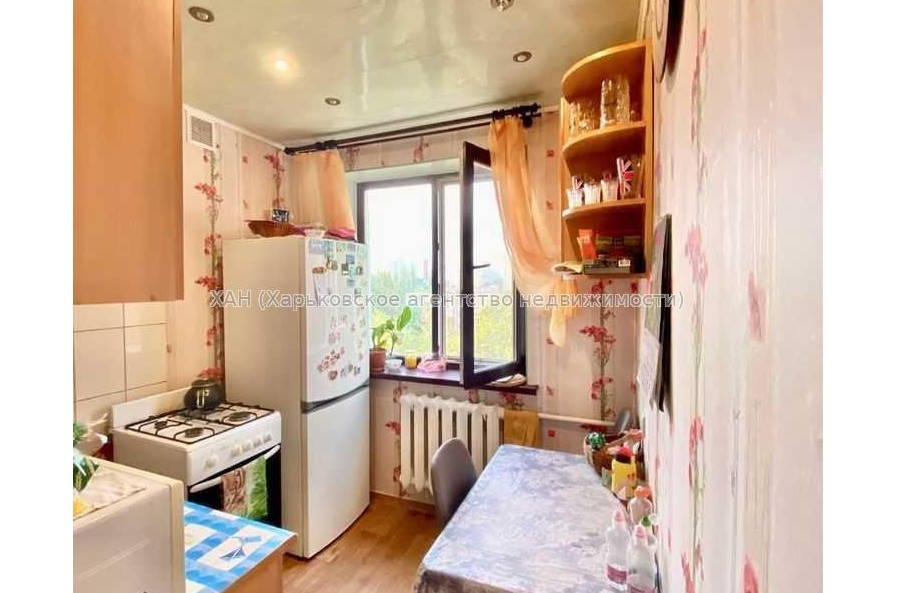Продам квартиру, Владислава Зубенко ул. , 2  ком., 45 м², косметический ремонт 
