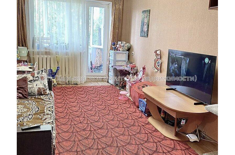 Продам квартиру, Владислава Зубенко ул. , 2 кім., 45 м², косметический ремонт 