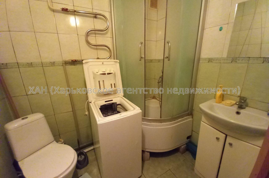 Продам квартиру, Матросова Александра ул. , 3 кім., 61 м², капитальный ремонт 