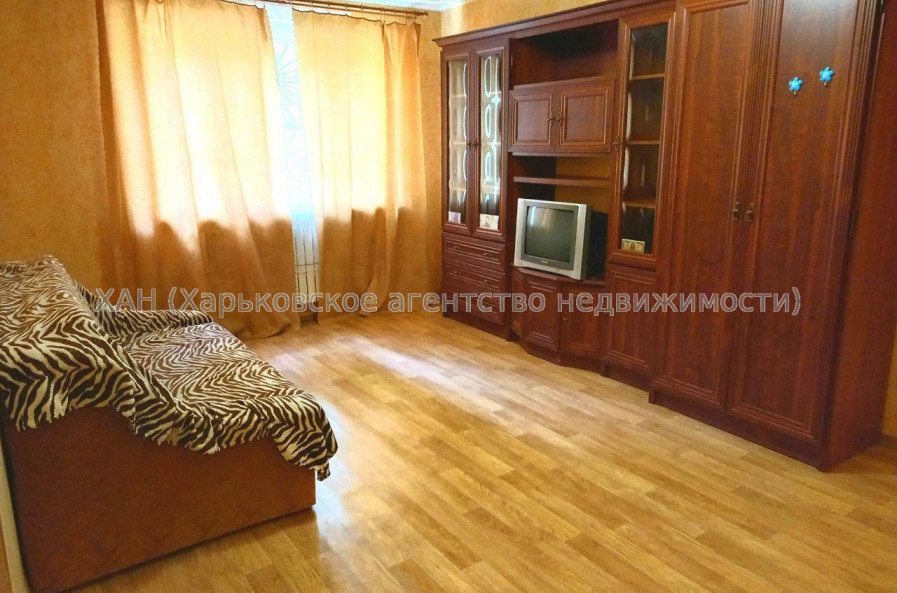 Продам квартиру, Матросова Александра ул. , 3 кім., 61 м², капитальный ремонт 