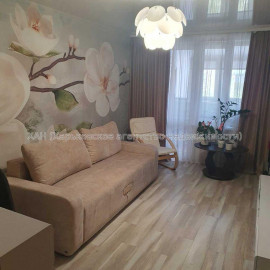 Продам квартиру, 3 кім., 65.90 м², советский ремонт