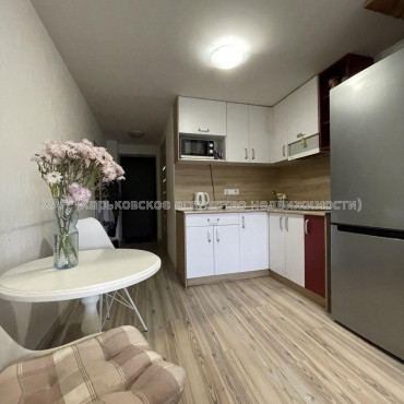 Продам квартиру, Героев Харькова просп. , 1  ком., 32.40 м², капитальный ремонт 