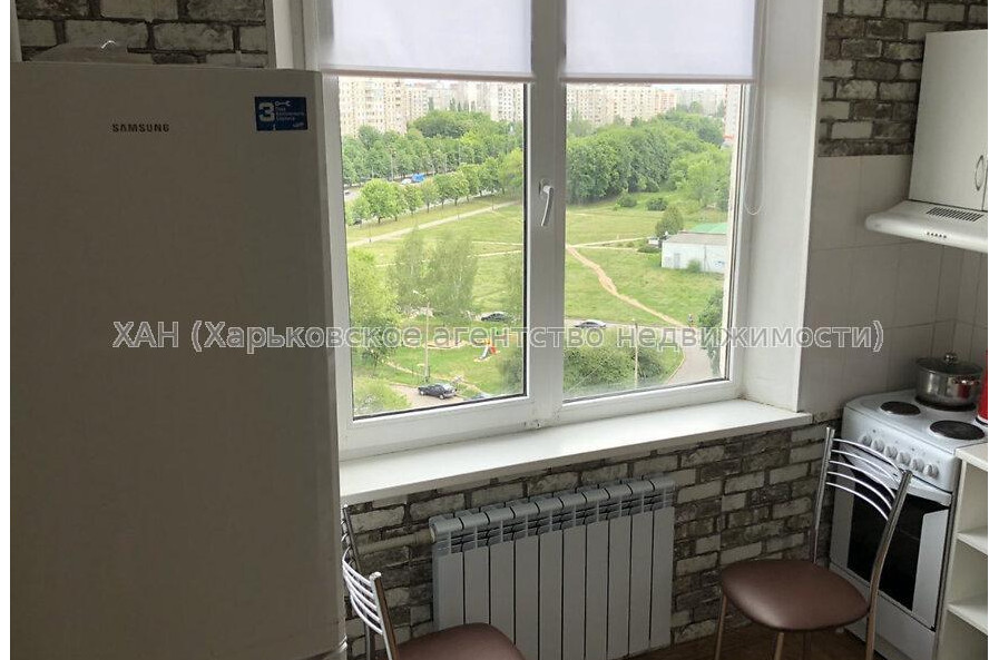 Продам квартиру, Победы просп. , 1 кім., 33 м², косметический ремонт 