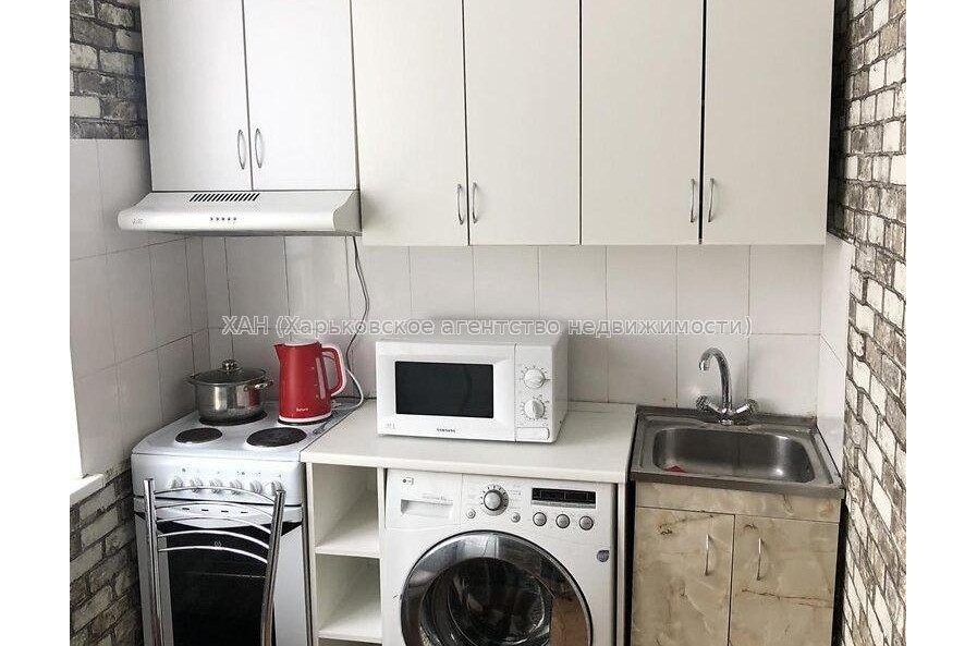 Продам квартиру, Победы просп. , 1  ком., 33 м², косметический ремонт 