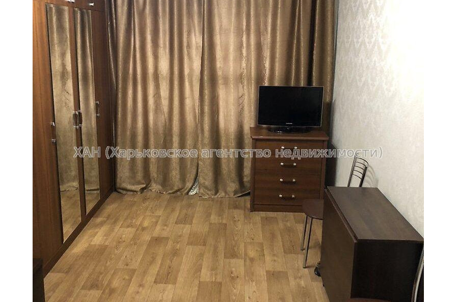 Продам квартиру, Победы просп. , 1 кім., 33 м², косметический ремонт 