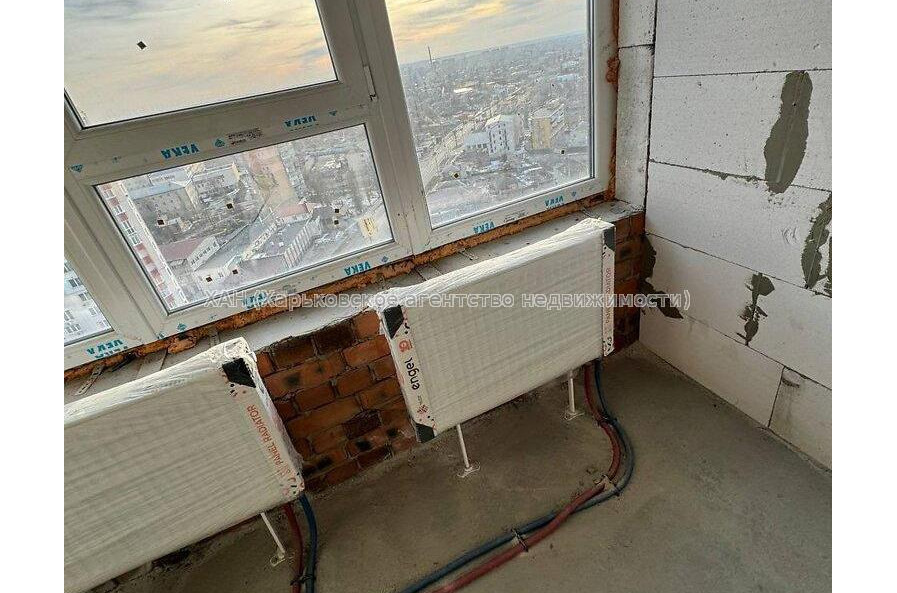 Продам квартиру, Молочная ул. , 1  ком., 70.20 м², без внутренних работ 