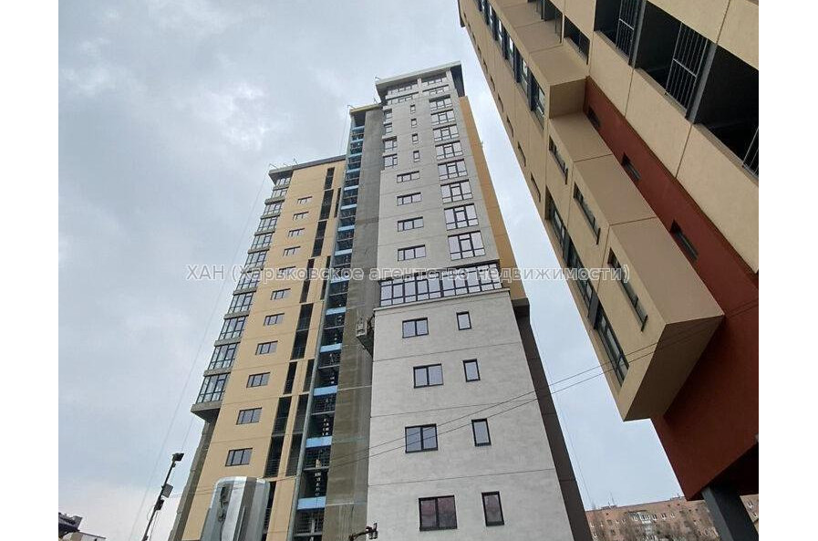 Продам квартиру, Молочная ул. , 1  ком., 70.20 м², без внутренних работ 