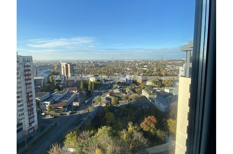 Продам квартиру, Молочная ул. , 1  ком., 70.20 м², без внутренних работ 