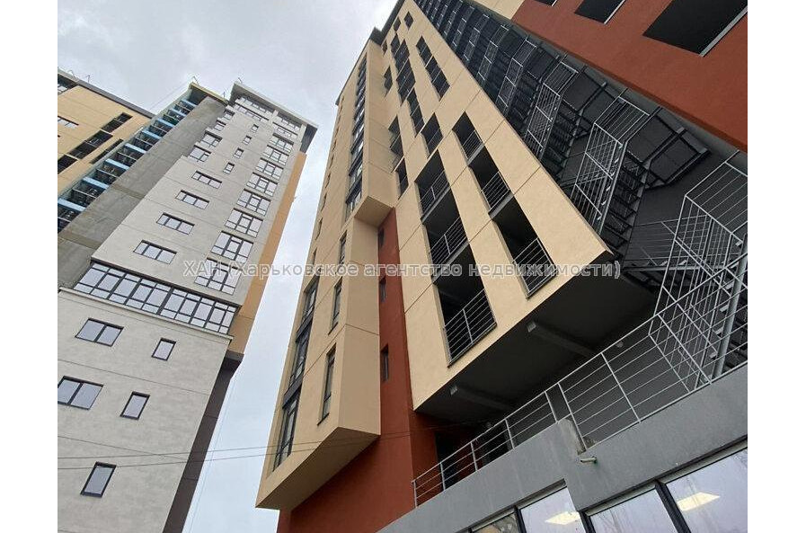 Продам квартиру, Молочная ул. , 1  ком., 70.20 м², без внутренних работ 