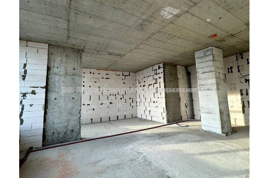 Продам квартиру, Молочная ул. , 1  ком., 70.20 м², без внутренних работ 