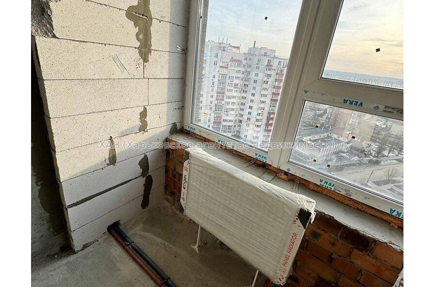 Продам квартиру, Молочная ул. , 1  ком., 70.20 м², без внутренних работ 