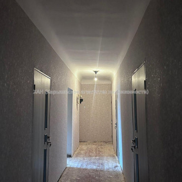 Продам квартиру, Защитников Неба ул. , 5 кім., 100 м², советский ремонт 