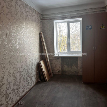 Продам квартиру, Защитников Неба ул. , 5  ком., 100 м², частичный ремонт 