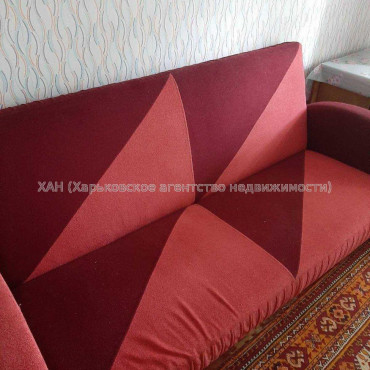 Продам квартиру, Защитников Неба ул. , 5 кім., 100 м², советский ремонт 