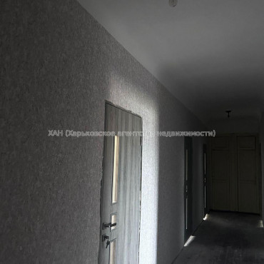 Продам квартиру, Защитников Неба ул. , 5 кім., 100 м², частичный ремонт 