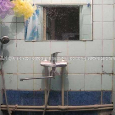 Продам квартиру, Защитников Неба ул. , 5 кім., 100 м², советский ремонт 