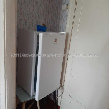 Продам квартиру, Защитников Неба ул. , 5 кім., 100 м², советский ремонт 