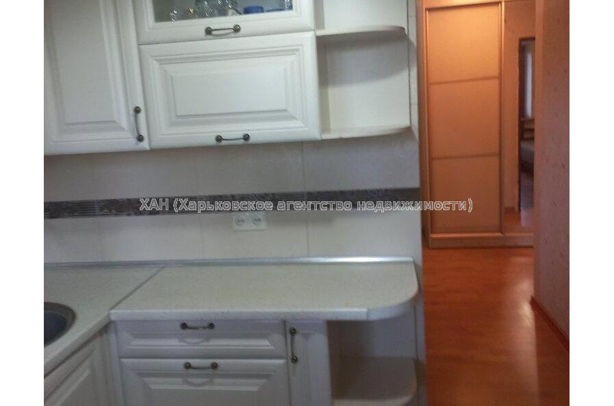 Продам квартиру, Крымская ул. , 3 кім., 62 м², капитальный ремонт 