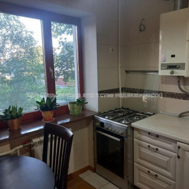 Продам квартиру, Крымская ул. , 3  ком., 62 м², капитальный ремонт  - фото 1 Продам квартиру, Крымская ул. , 3  ком., 62 м², капитальный ремонт