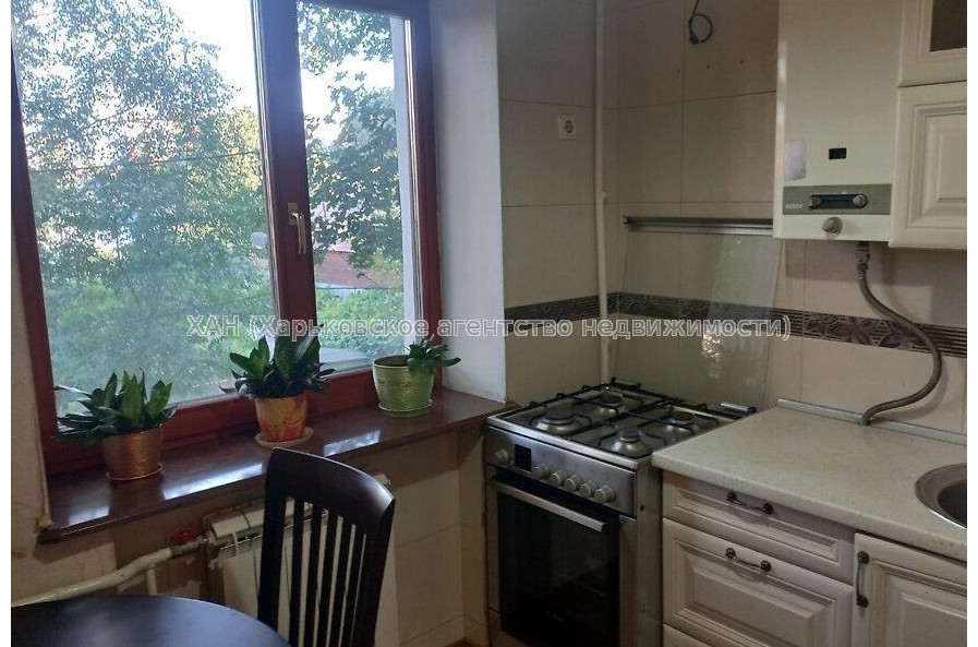 Продам квартиру, Крымская ул. , 3 кім., 62 м², капитальный ремонт 