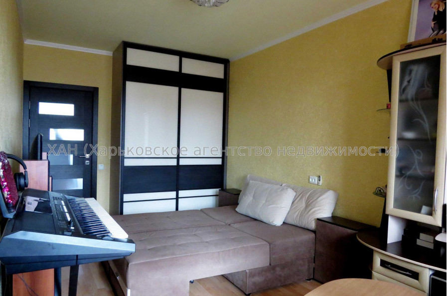 Продам квартиру, Амосова ул. , 3 кім., 65.90 м², евроремонт 