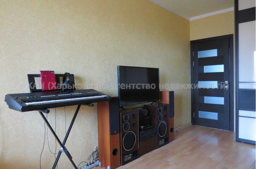 Продам квартиру, Амосова ул. , 3 кім., 65.90 м², евроремонт 