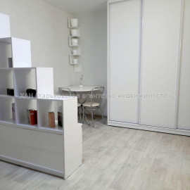 Продам квартиру, Байрона пр-т , 1 кім., 26.30 м², капитальный ремонт