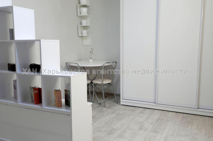 Продам квартиру, Байрона пр-т , 1  ком., 26.30 м², капитальный ремонт 