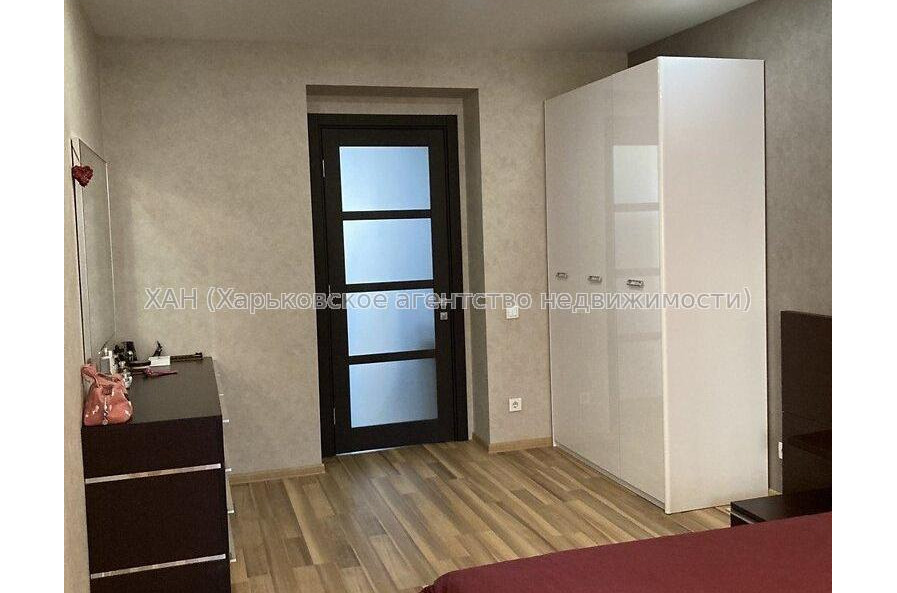 Продам квартиру, Александра Олеся ул. , 2  ком., 56.40 м², авторский дизайн 